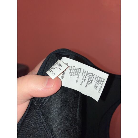 Under Armour Black Crossback Sports Bra with Adjustable Hook Closure Size Small - Picture 7 of 7